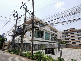 出售 4 卧室 独立屋 在 Watthana, 曼谷