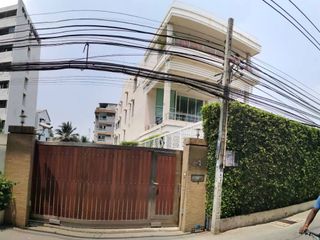 出售 4 卧室 独立屋 在 Watthana, 曼谷