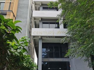For sale office in Yan Nawa, Bangkok
