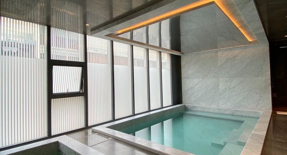 For sale 2 bedrooms condo in Pathum Wan, Bangkok