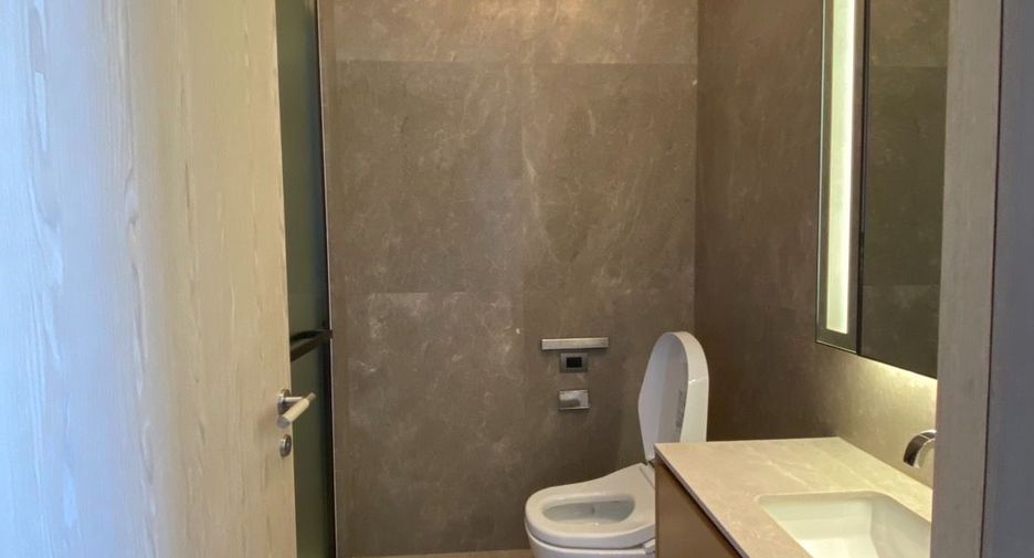 For sale 2 bedrooms condo in Pathum Wan, Bangkok