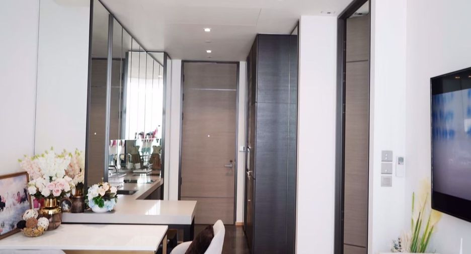 For rent and for sale 1 bed condo in Pathum Wan, Bangkok