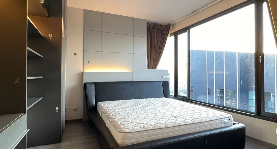 For rent 2 bedrooms condo in Khlong San, Bangkok