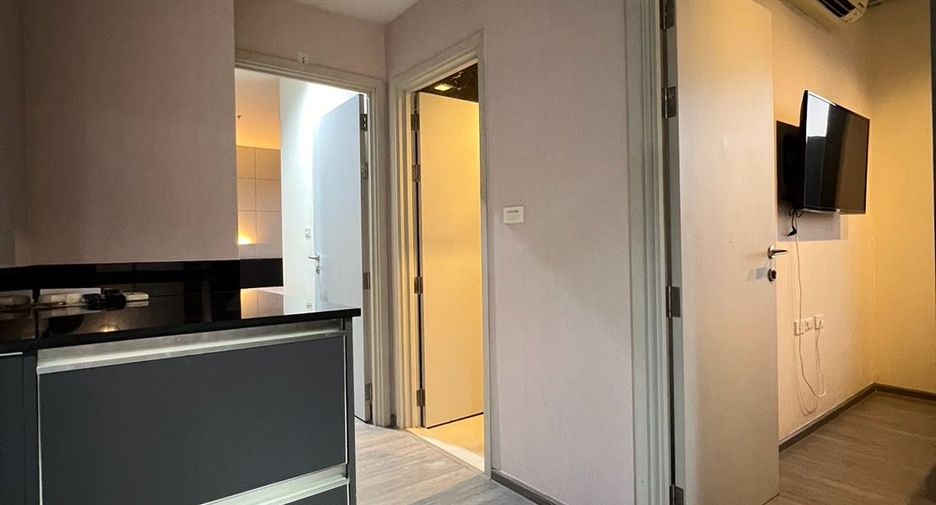 For rent 2 bedrooms condo in Khlong San, Bangkok
