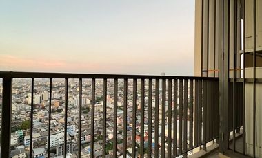For rent 2 bedrooms condo in Khlong San, Bangkok