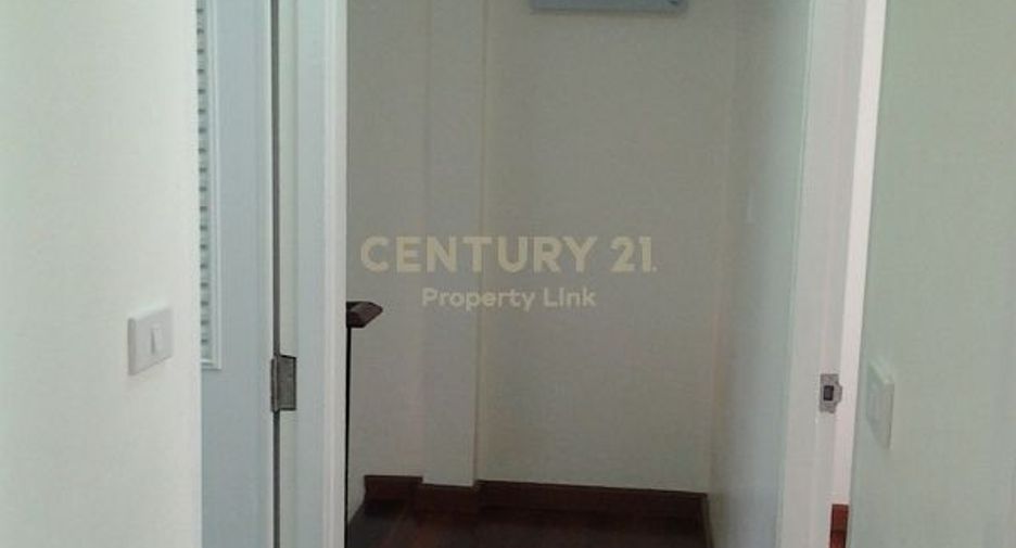 For rent and for sale 3 bedrooms townhouse in Chatuchak, Bangkok