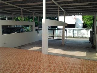 Casa adosada en alquiler y en venta de 3 habitaciones en Chatuchak, Bangkok