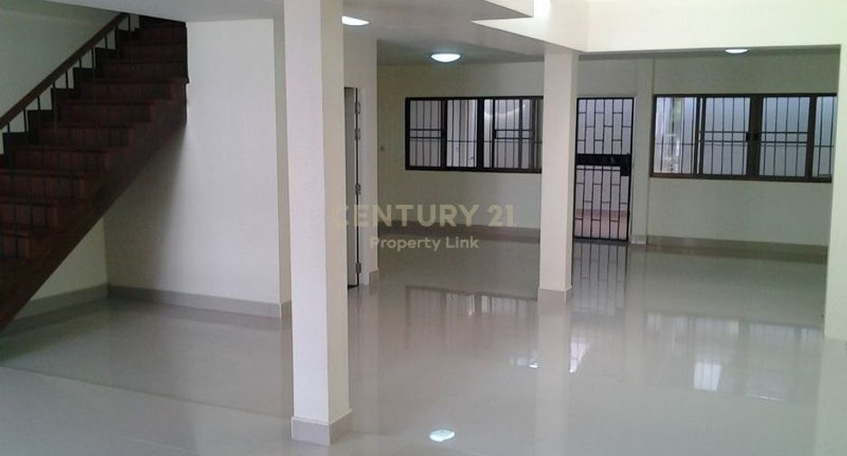 For rent and for sale 3 bedrooms townhouse in Chatuchak, Bangkok