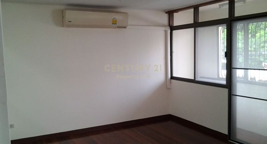 For rent and for sale 3 bedrooms townhouse in Chatuchak, Bangkok