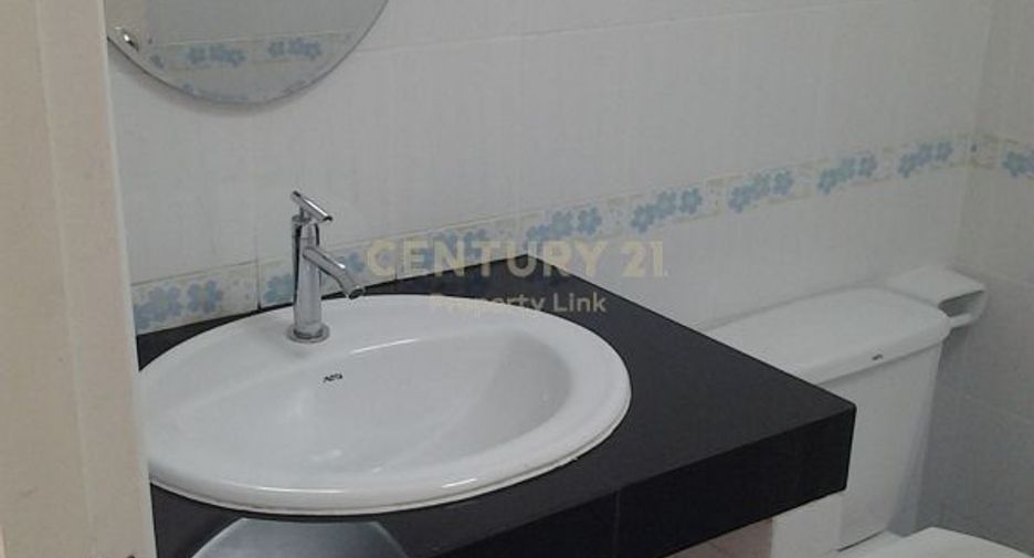 For rent and for sale 3 bedrooms townhouse in Chatuchak, Bangkok