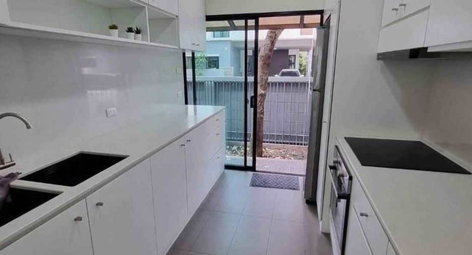 For rent and for sale 3 bedrooms house in Prawet, Bangkok