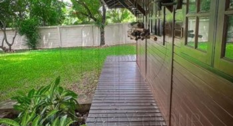 For sale 4 ベッドルーム house in Bang Sao Thong, Samut Prakan