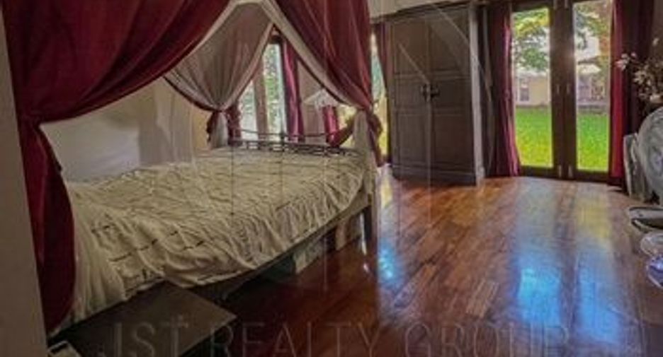 For sale 4 ベッドルーム house in Bang Sao Thong, Samut Prakan