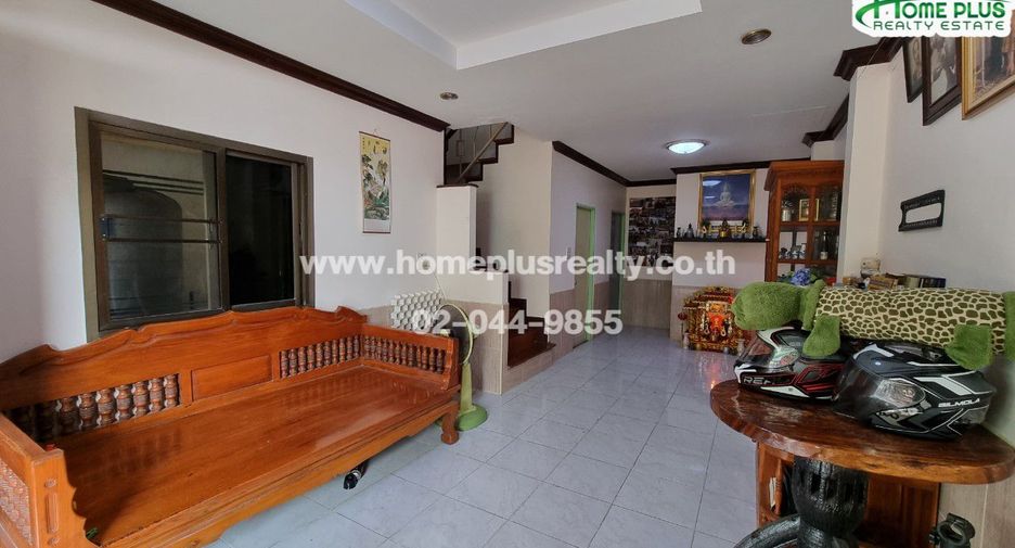 For sale 4 bedrooms townhouse in Don Mueang, Bangkok