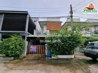 For sale 4 bedrooms townhouse in Don Mueang, Bangkok