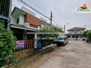 For sale 4 bedrooms townhouse in Don Mueang, Bangkok