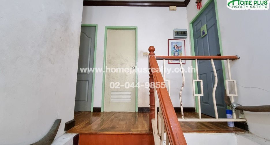 For sale 4 bedrooms townhouse in Don Mueang, Bangkok