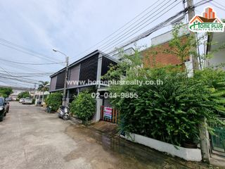 For sale 4 bedrooms townhouse in Don Mueang, Bangkok