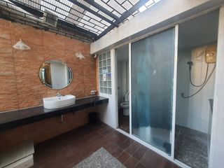 For rent 6 bedrooms retail Space in Phra Khanong, Bangkok