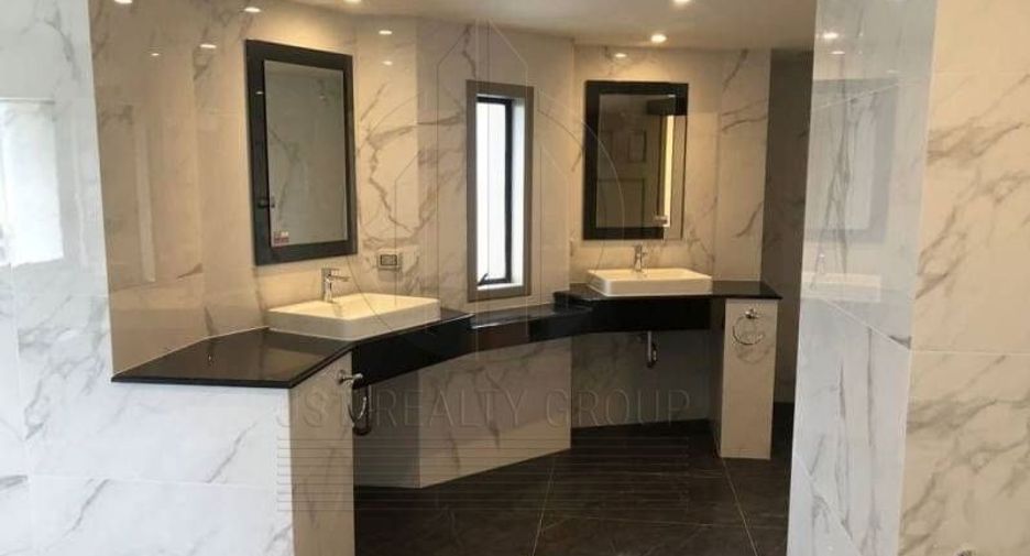 For sale 4 bedrooms condo in Hua Hin, Prachuap Khiri Khan