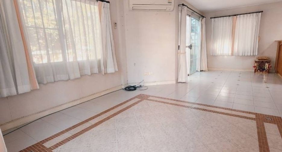 For rent and for sale 3 bed house in Mueang Nakhon Ratchasima, Nakhon Ratchasima