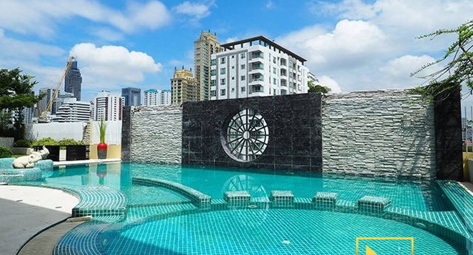 For rent 2 bedrooms apartment in Watthana, Bangkok