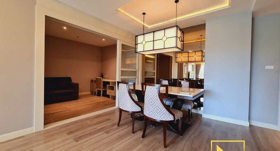 For rent 2 bedrooms apartment in Watthana, Bangkok