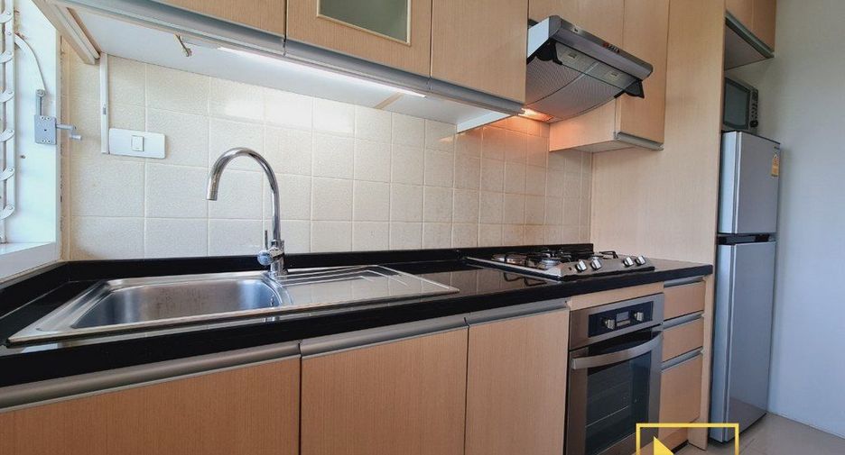 For rent 2 bedrooms apartment in Watthana, Bangkok