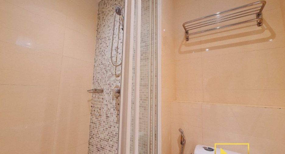 For rent 2 bedrooms apartment in Watthana, Bangkok