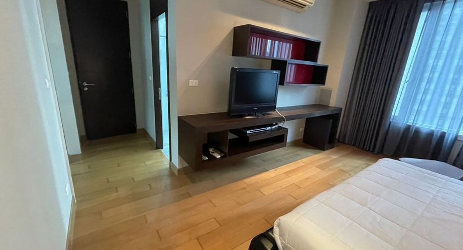 For rent and for sale 3 bedrooms condo in Khlong Toei, Bangkok