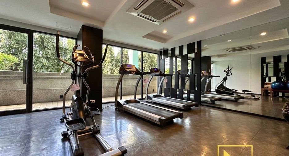 For rent 2 bed serviced apartment in Watthana, Bangkok