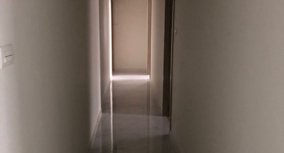 For rent 3 bedrooms condo in Pathum Wan, Bangkok