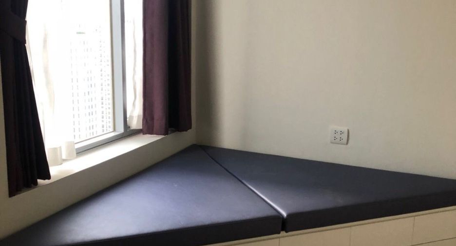 For rent 3 bedrooms condo in Pathum Wan, Bangkok