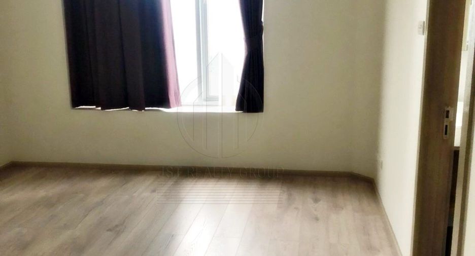 For rent 3 bedrooms condo in Pathum Wan, Bangkok