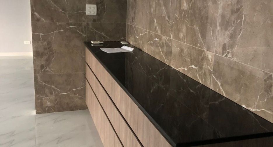 For rent 3 bedrooms condo in Pathum Wan, Bangkok