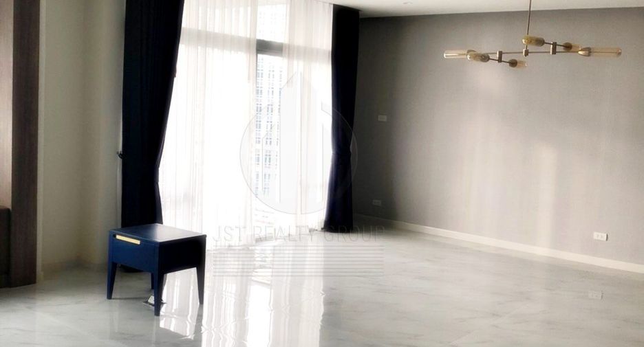 For rent 3 bedrooms condo in Pathum Wan, Bangkok