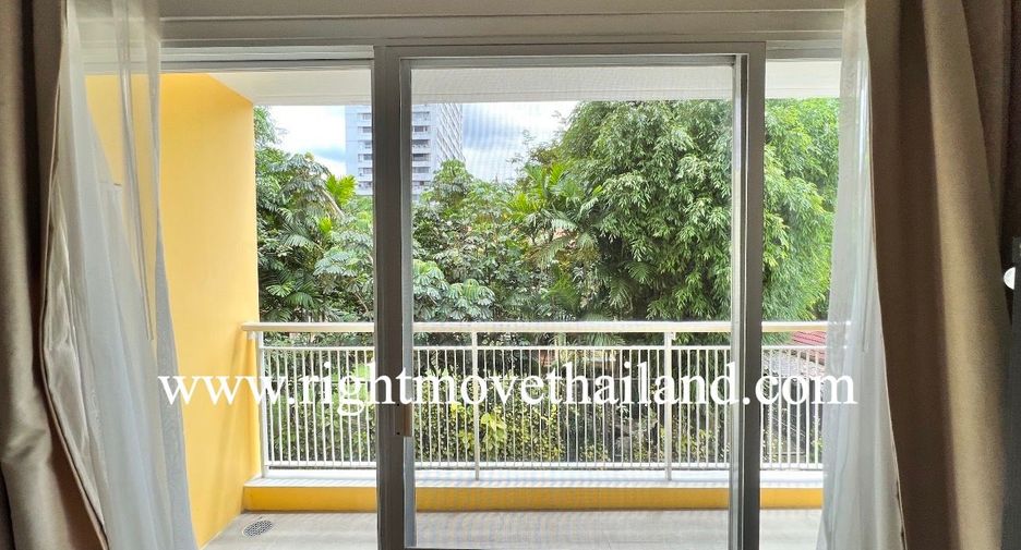 For sale 4 bedrooms condo in Khlong Toei, Bangkok