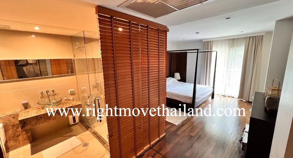 For sale 4 bedrooms condo in Khlong Toei, Bangkok
