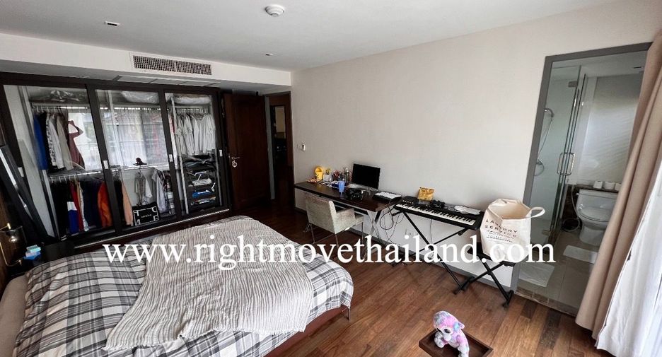 For sale 4 bedrooms condo in Khlong Toei, Bangkok