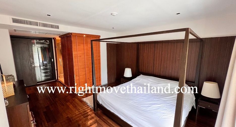 For sale 4 bedrooms condo in Khlong Toei, Bangkok