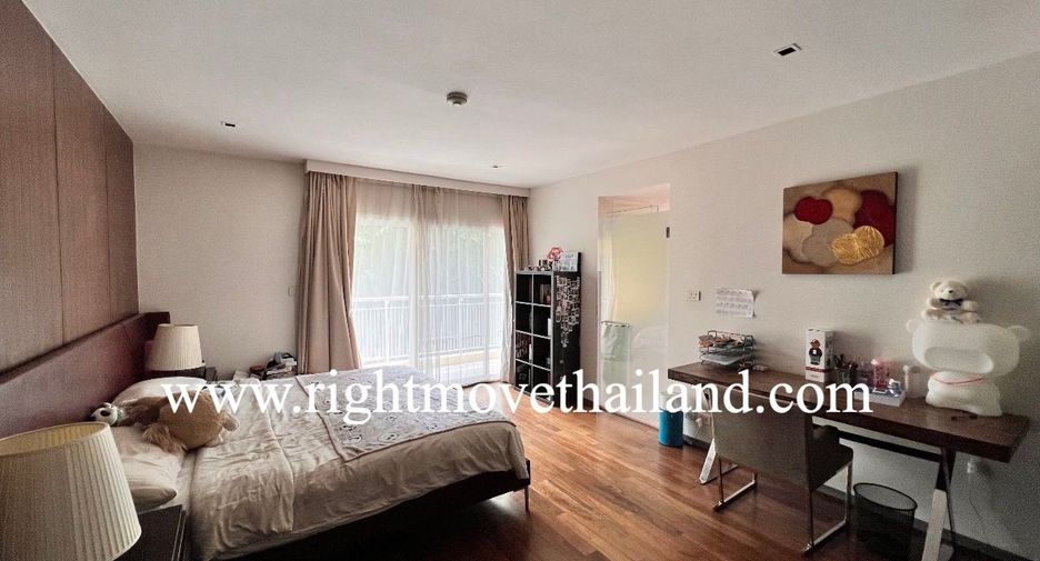 For sale 4 bedrooms condo in Khlong Toei, Bangkok