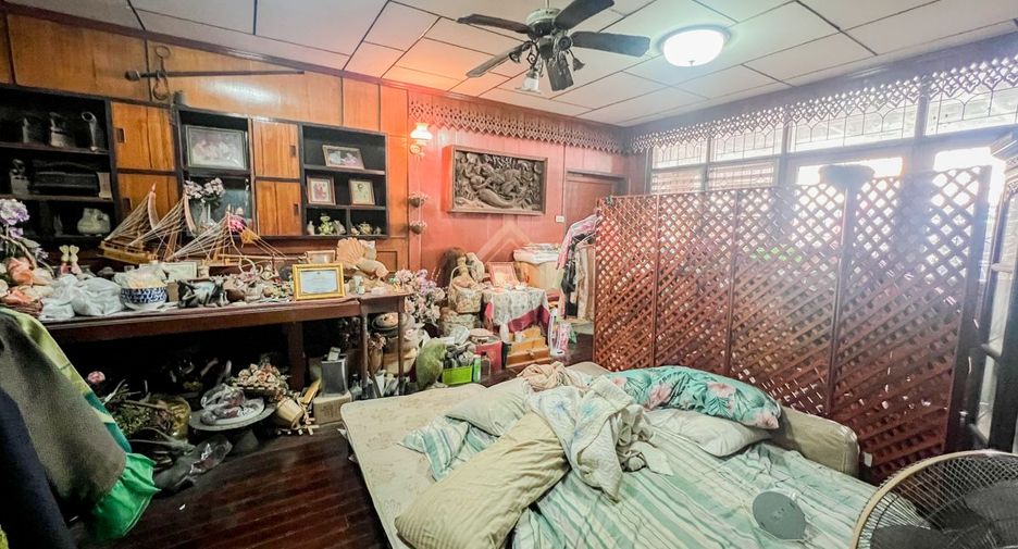 For sale 7 bed house in Wang Thonglang, Bangkok