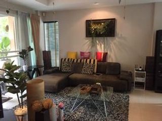 Casa en alquiler de 3 habitaciones en Mueang Samut Prakan, Samut Prakan