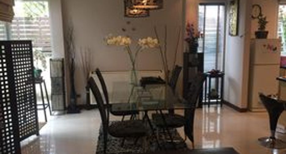 Casa en alquiler de 3 habitaciones en Mueang Samut Prakan, Samut Prakan