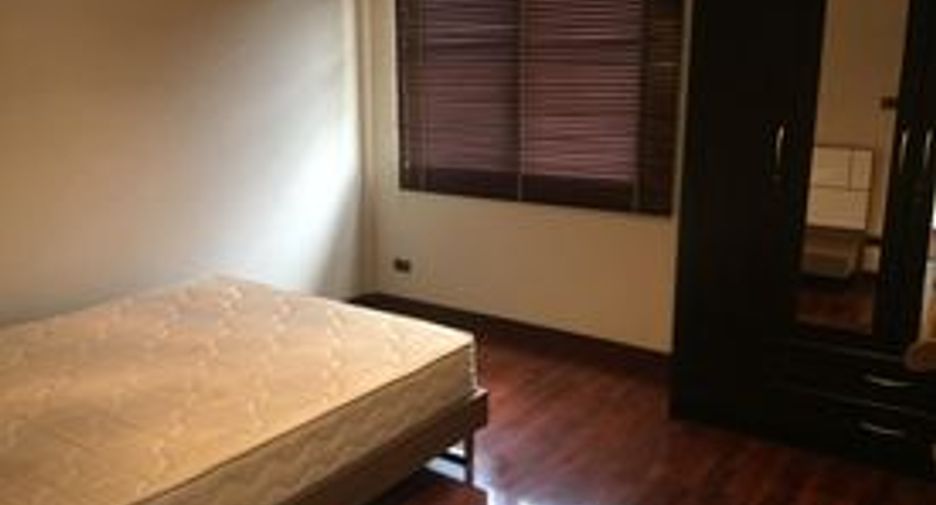 Casa en alquiler de 3 habitaciones en Mueang Samut Prakan, Samut Prakan