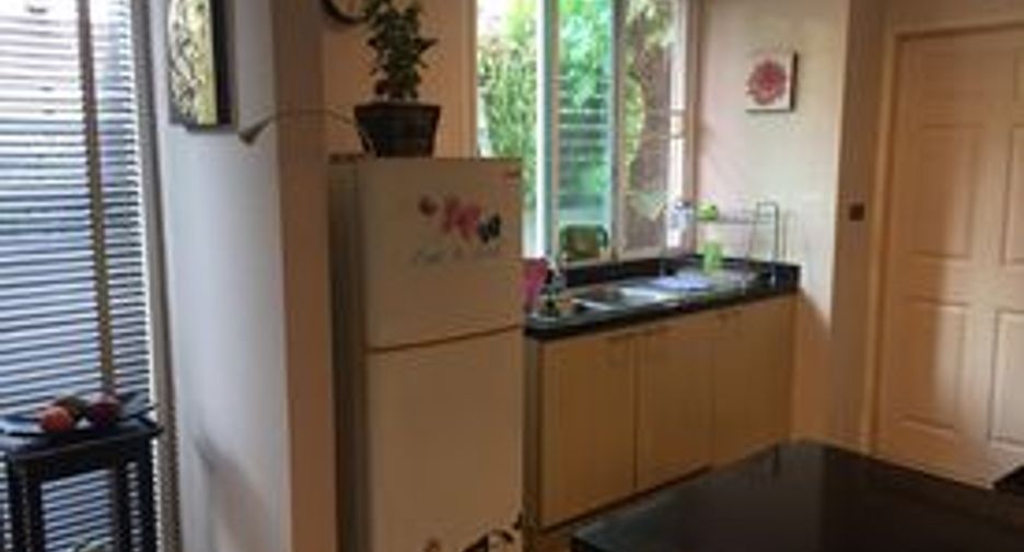 Casa en alquiler de 3 habitaciones en Mueang Samut Prakan, Samut Prakan