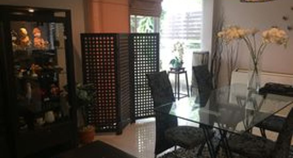 Casa en alquiler de 3 habitaciones en Mueang Samut Prakan, Samut Prakan