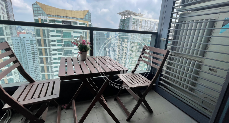 For rent 2 bedrooms condo in Khlong Toei, Bangkok