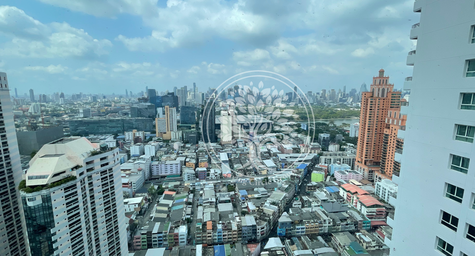 For rent 2 bedrooms condo in Khlong Toei, Bangkok