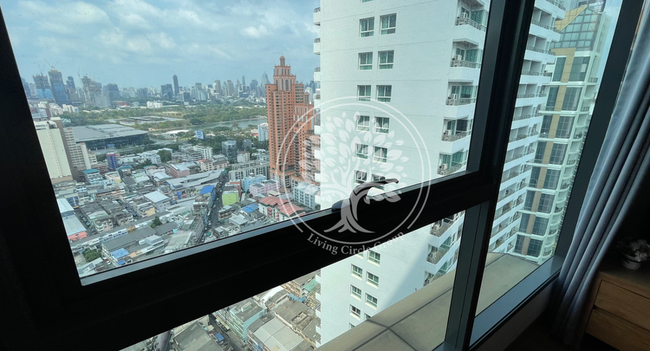 For rent 2 bedrooms condo in Khlong Toei, Bangkok